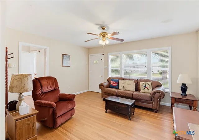 Photo 3 of Single family home for sale at 437 Wallace St, Seguin, TX 78155 | MLS# 622779 | Listing updated on 2026-10-07