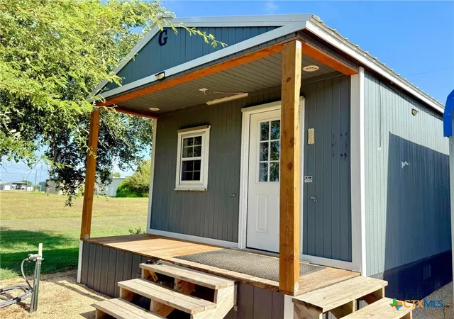 Photo 1 of Manufactured home for sale at 1112 W Houston Ave, Seadrift, TX 77983 | MLS# 622818 | Listing updated on 2026-08-21