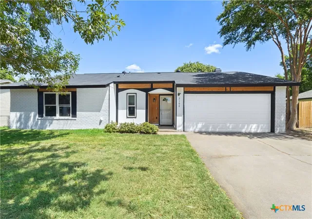 Photo 2 of Single family home for sale at 2100 Eisenhower Dr, Killeen, TX 76543 | MLS# 622308 | Listing updated on 2026-09-12