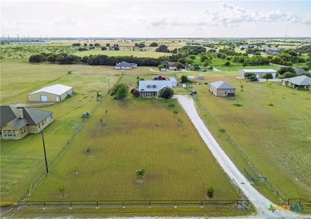 Photo 2 of Single family home for sale at 9122 Stinnett Ml Rd, Salado, TX 76571 | MLS# 622750 | Listing updated on 2026-09-11