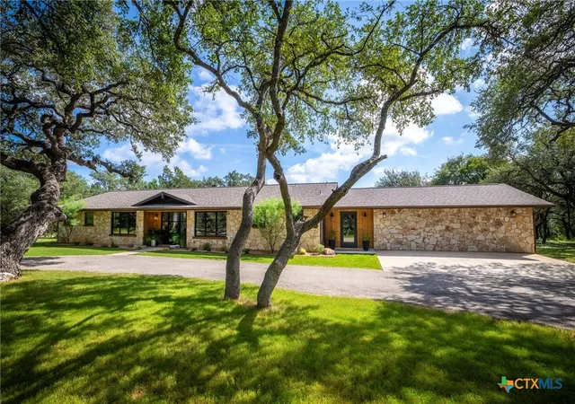 Photo 3 of Single family home for sale at 138 Hill Hvn Dr, New Braunfels, TX 78132 | MLS# 622612 | Listing updated on 2026-09-16