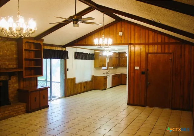 Photo 3 of Single family home for sale at 406 Sherwood Dr, Victoria, TX 77901 | MLS# 622898 | Listing updated on 2026-08-19