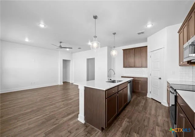 Photo 4 of Sale Pending at 417 Mustang Loop, Nolanville, TX 76559 | MLS# 622858 | Listing updated on 2026-08-31