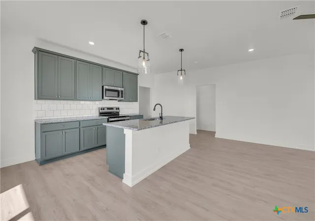 Photo 3 of Sale Pending at 425 Mustang Loop, Nolanville, TX 76559 | MLS# 622871 | Listing updated on 2026-08-19