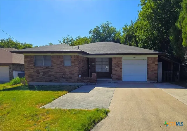 Photo 2 of Single family home for sale at 1611 N 10th Street, Killeen, TX 76541 | MLS# 622913 | Listing updated on 2026-08-18