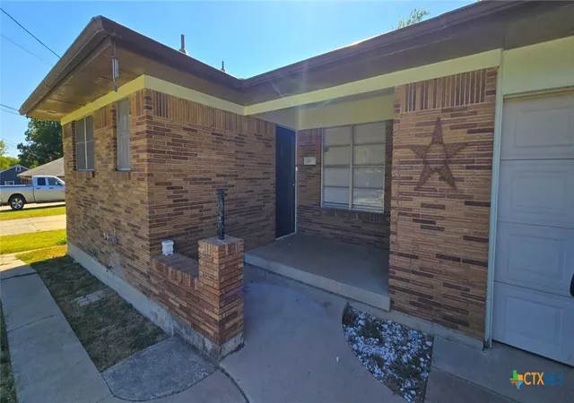 Photo 2 of Single family home for sale at 1611 N 10th Street, Killeen, TX 76541 | MLS# 622913 | Listing updated on 2026-08-18
