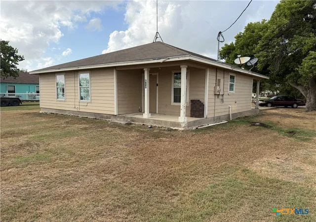 Photo 2 of Single family home for sale at 602 W Dallas Ave, Seadrift, TX 77983 | MLS# 622697 | Listing updated on 2026-08-18