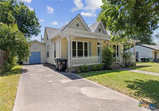 Photo 2 of Single family home for sale at 1011 N 15th Street, Temple, TX 76501 | MLS# 622919 | Listing updated on 2026-09-16