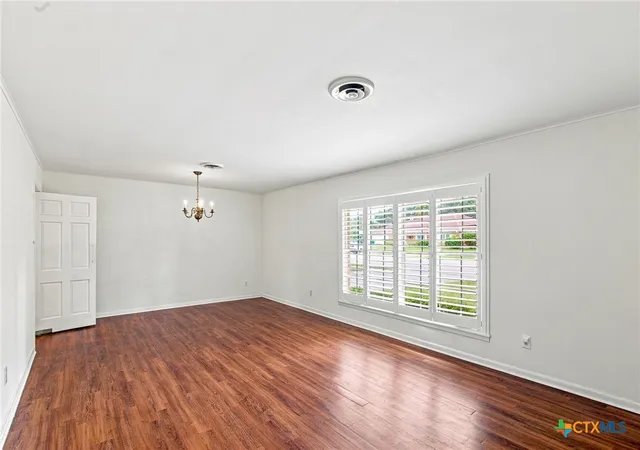 Photo 3 of Single family home for sale at 2201 College Dr, Victoria, TX 77901 | MLS# 622914 | Listing updated on 2026-08-18