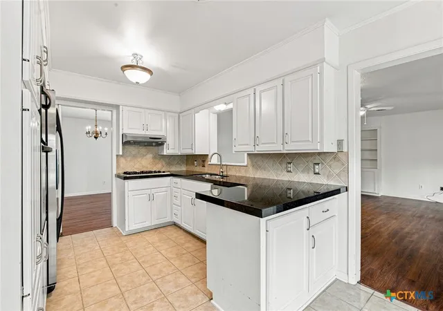 Photo 4 of Single family home for sale at 2201 College Dr, Victoria, TX 77901 | MLS# 622914 | Listing updated on 2026-08-18