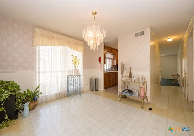 Photo 3 of Single family home for sale at 1509 San Antonio St, Killeen, TX 76541 | MLS# 621447 | Listing updated on 2026-10-29