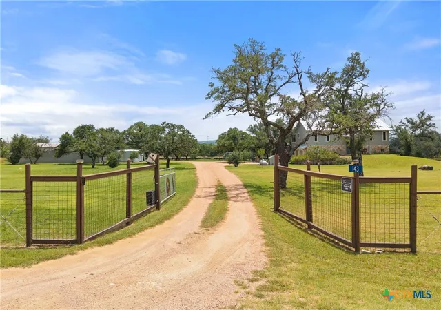 Photo 3 of Single family home for sale at 143 Oak Ln, Johnson City, TX 78636 | MLS# 622916 | Listing updated on 2026-08-19