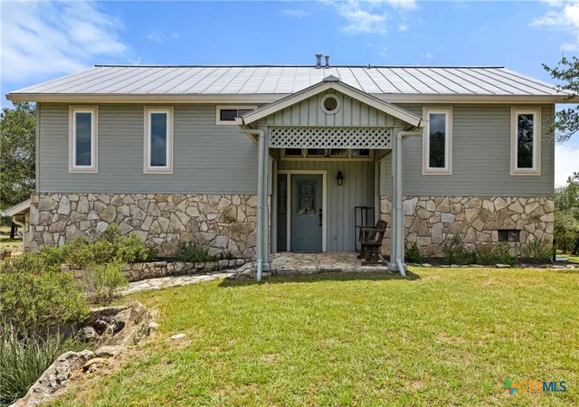 Photo 4 of Single family home for sale at 143 Oak Ln, Johnson City, TX 78636 | MLS# 622916 | Listing updated on 2026-08-19