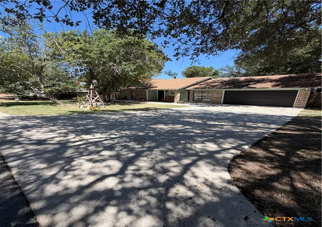 Photo 2 of Single family home for sale at 3020 Oakwood Dr, Harker Heights, TX 76548 | MLS# 622895 | Listing updated on 2026-09-11