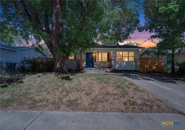 Photo 2 of Single family home for sale at 1007 San Antonio St, Killeen, TX 76541 | MLS# 622742 | Listing updated on 2026-08-18