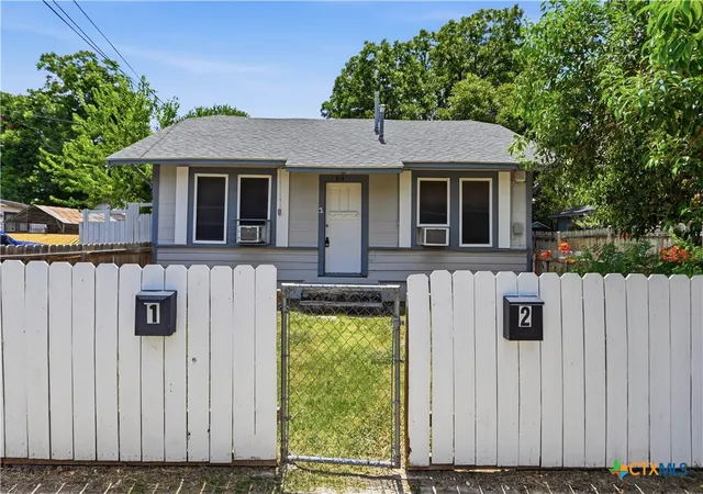 Photo 1 of Multi family home for sale at 214 E Huff Ave, San Antonio, TX 78214 | MLS# 622976 | Listing updated on 2026-08-19