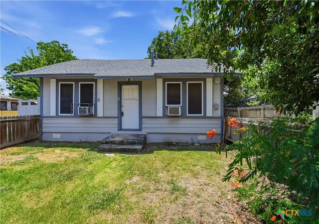 Photo 3 of Multi family home for sale at 214 E Huff Ave, San Antonio, TX 78214 | MLS# 622976 | Listing updated on 2026-08-19