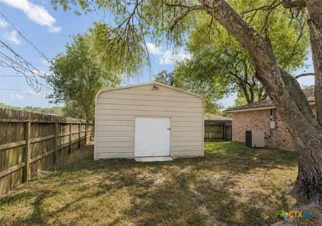 Photo 32 of Sale Pending at 201 Oak Ln, Cuero, TX 77954 | MLS# 622948 | Listing updated on 2026-09-06