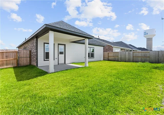 Photo 3 of Single family home for sale at 316 Cardinal Dr, Port Lavaca, TX 77979 | MLS# 622966 | Listing updated on 2026-10-01