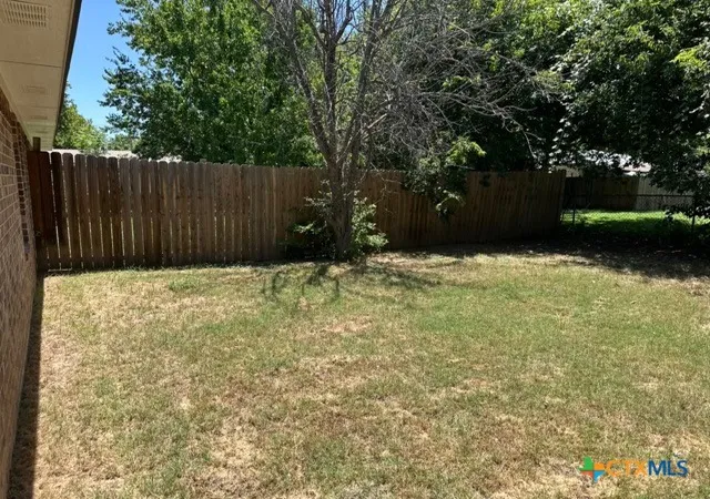 Listing Photo 5 - Condo for sale in building located at 206 W Beeline Ln, Harker Heights, TX 76548