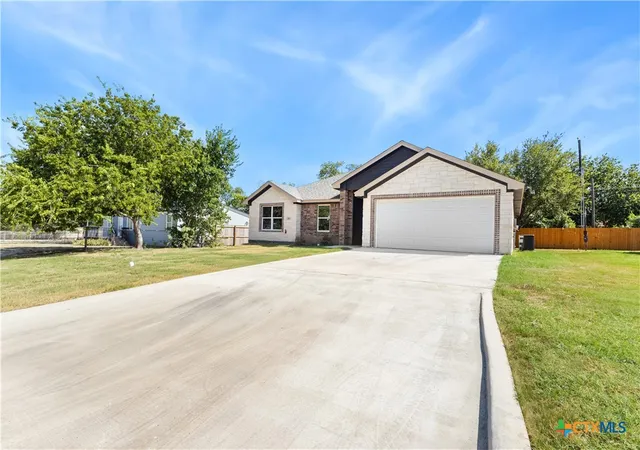 Photo 3 of Single family home for sale at 216 W Ruby Rd, Harker Heights, TX 76548 | MLS# 622936 | Listing updated on 2026-08-20