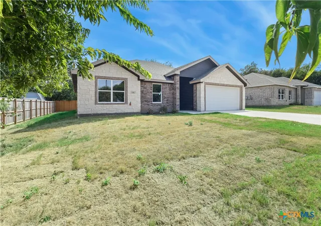 Photo 3 of Single family home for sale at 216 W Ruby Rd, Harker Heights, TX 76548 | MLS# 622936 | Listing updated on 2026-08-20