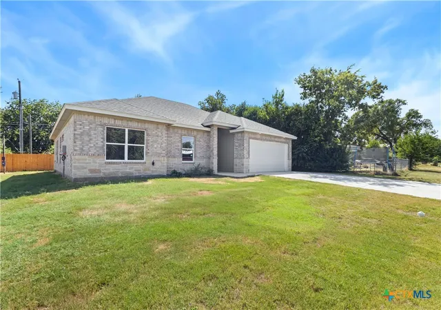 Photo 3 of Single family home for sale at 218 W Ruby Rd, Harker Heights, TX 76548 | MLS# 622651 | Listing updated on 2026-10-02