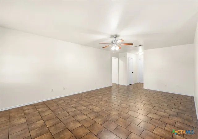 Photo 3 of Single family home for sale at 5101 Bridle Dr, Killeen, TX 76549 | MLS# 622617 | Listing updated on 2026-09-04