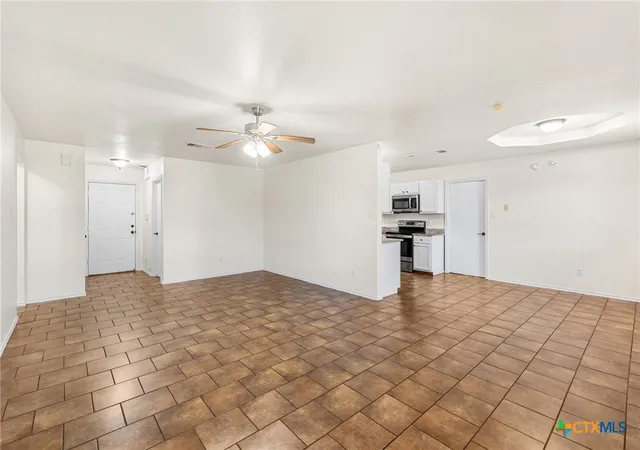 Photo 4 of Single family home for sale at 5101 Bridle Dr, Killeen, TX 76549 | MLS# 622617 | Listing updated on 2026-09-04