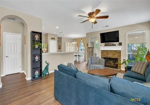 Photo 3 of Sale Pending at 741 Bent Wood Pl, Round Rock, TX 78665 | MLS# 622938 | Listing updated on 2026-08-28