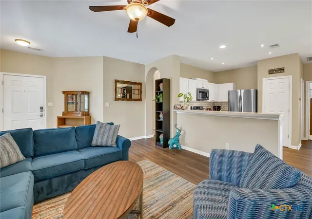 Photo 4 of Sale Pending at 741 Bent Wood Pl, Round Rock, TX 78665 | MLS# 622938 | Listing updated on 2026-08-28