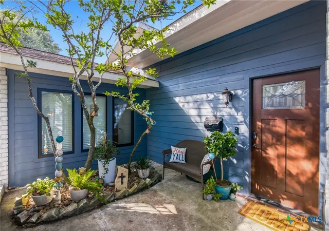 Photo 1 of Single family home for sale at 413 Salisbury Ln, Victoria, TX 77904 | MLS# 623065 | Listing updated on 2026-09-11