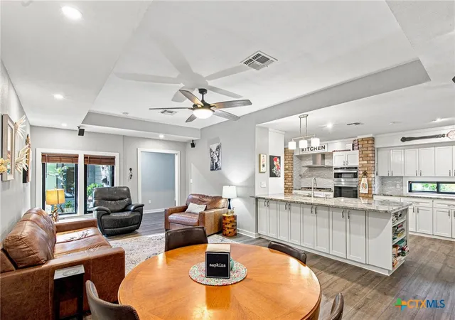Photo 3 of Single family home for sale at 413 Salisbury Ln, Victoria, TX 77904 | MLS# 623065 | Listing updated on 2026-09-11