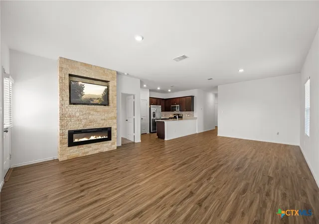 Photo 4 of Single family home for sale at 509 Gabriels Blf Dr, Georgetown, TX 78626 | MLS# 622148 | Listing updated on 2026-09-09