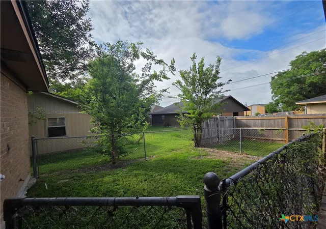 Photo 3 of Multi family home for sale at 2405 Patrick Henry St, Temple, TX 76504 | MLS# 621116 | Listing updated on 2026-08-20