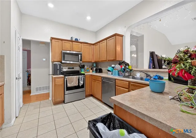 Photo 4 of Single family home for sale at 2215 Memory Ln, Harker Heights, TX 76548 | MLS# 622912 | Listing updated on 2026-09-21