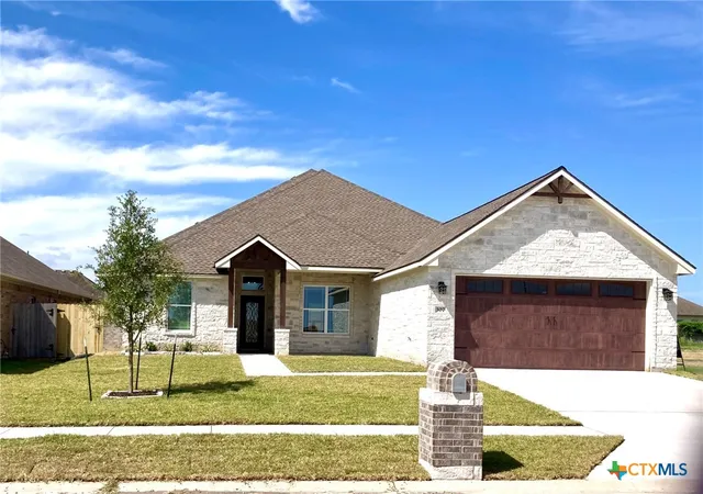 Photo 1 of Single family home for sale at 307 Silver Lake, Victoria, TX 77904 | MLS# 623132 | Listing updated on 2026-08-25