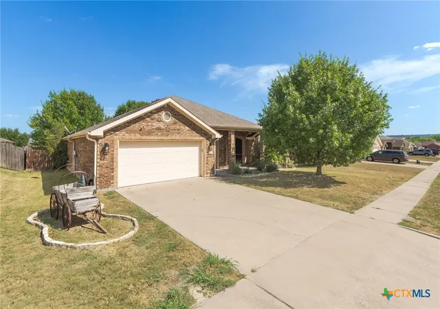 Photo 2 of Sale Pending at 1904 Mike Dr, Copperas Cove, TX 76522 | MLS# 623221 | Listing updated on 2026-08-27