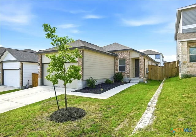 Photo 1 of Single family home for sale at 220 Lucky Texan Rd, Jarrell, TX 76537 | MLS# 623081 | Listing updated on 2026-08-22