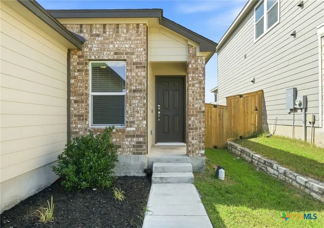 Photo 3 of Single family home for sale at 220 Lucky Texan Rd, Jarrell, TX 76537 | MLS# 623081 | Listing updated on 2026-08-22