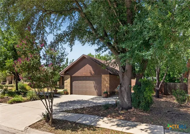 Photo 2 of Single family home for sale at 605 Bream Cir, Killeen, TX 76542 | MLS# 623237 | Listing updated on 2026-09-11