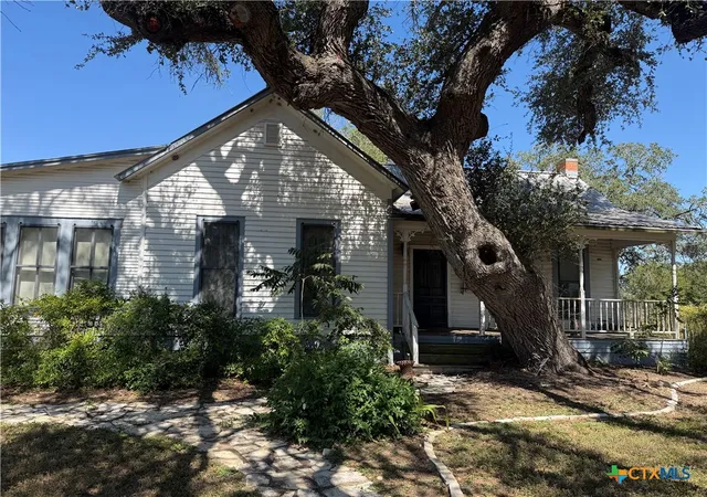 Photo 3 of House for sale at 15365 Fm 20, Kingsbury, TX 78638 | MLS# 623150 | Listing updated on 2026-08-31