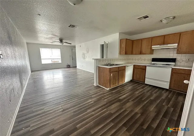 Photo 2 of Multi family home for sale at 1406 Dugger Cir, Killeen, TX 76543 | MLS# 623257 | Listing updated on 2026-08-22