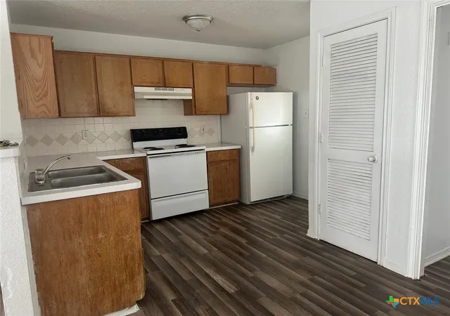 Photo 2 of House for sale at 1406 Dugger Cir, Killeen, TX 76543 | MLS# 623257 | Listing updated on 2026-08-22
