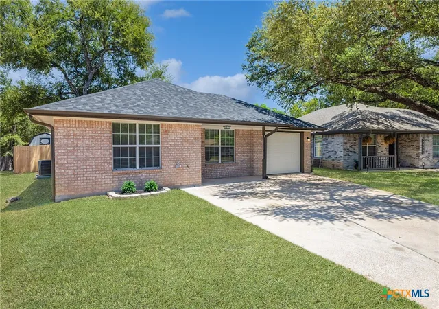 Photo 3 of Sale Pending at 1107 E Ave M, Belton, TX 76513 | MLS# 623283 | Listing updated on 2026-09-02