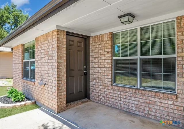 Photo 3 of Sale Pending at 1107 E Ave M, Belton, TX 76513 | MLS# 623283 | Listing updated on 2026-09-02