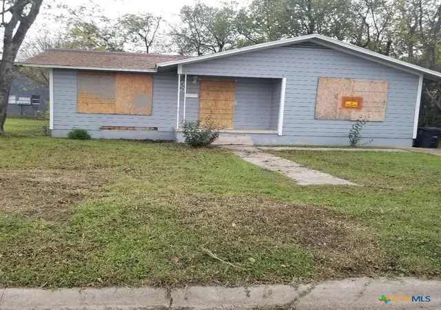 Photo 1 of Sale Pending at 604 Hall Ave, Killeen, TX 76541 | MLS# 622515 | Listing updated on 2026-08-21