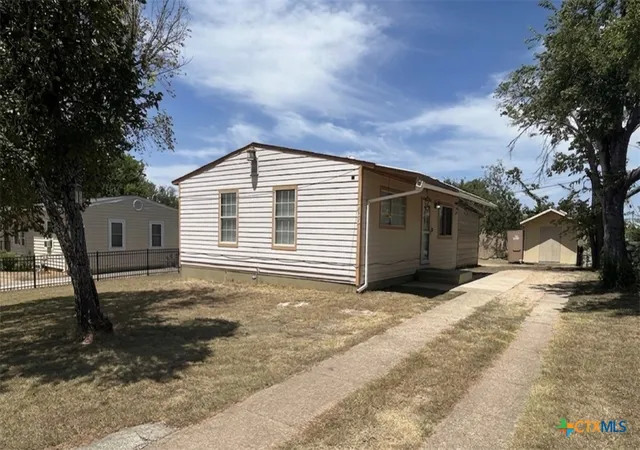 Photo 2 of Single family home for sale at 303 Collins Ave, Killeen, TX 76541 | MLS# 622719 | Listing updated on 2026-09-16