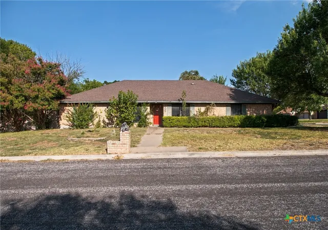 Photo 1 of Single family home for sale at 405 Cottonwood Dr, Harker Heights, TX 76548 | MLS# 623277 | Listing updated on 2026-08-22
