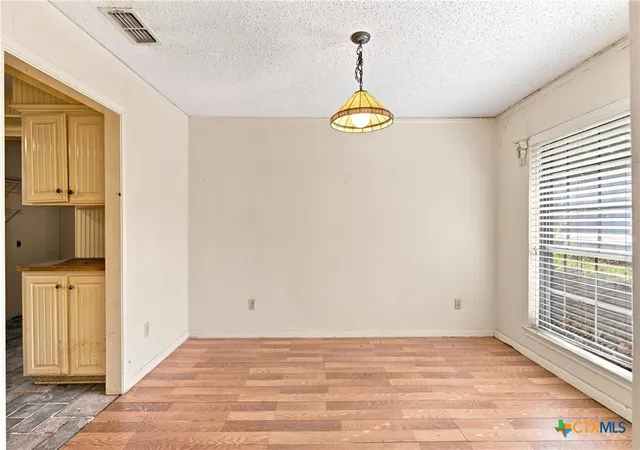 Photo 3 of Single family home for sale at 405 Cottonwood Dr, Harker Heights, TX 76548 | MLS# 623277 | Listing updated on 2026-09-27